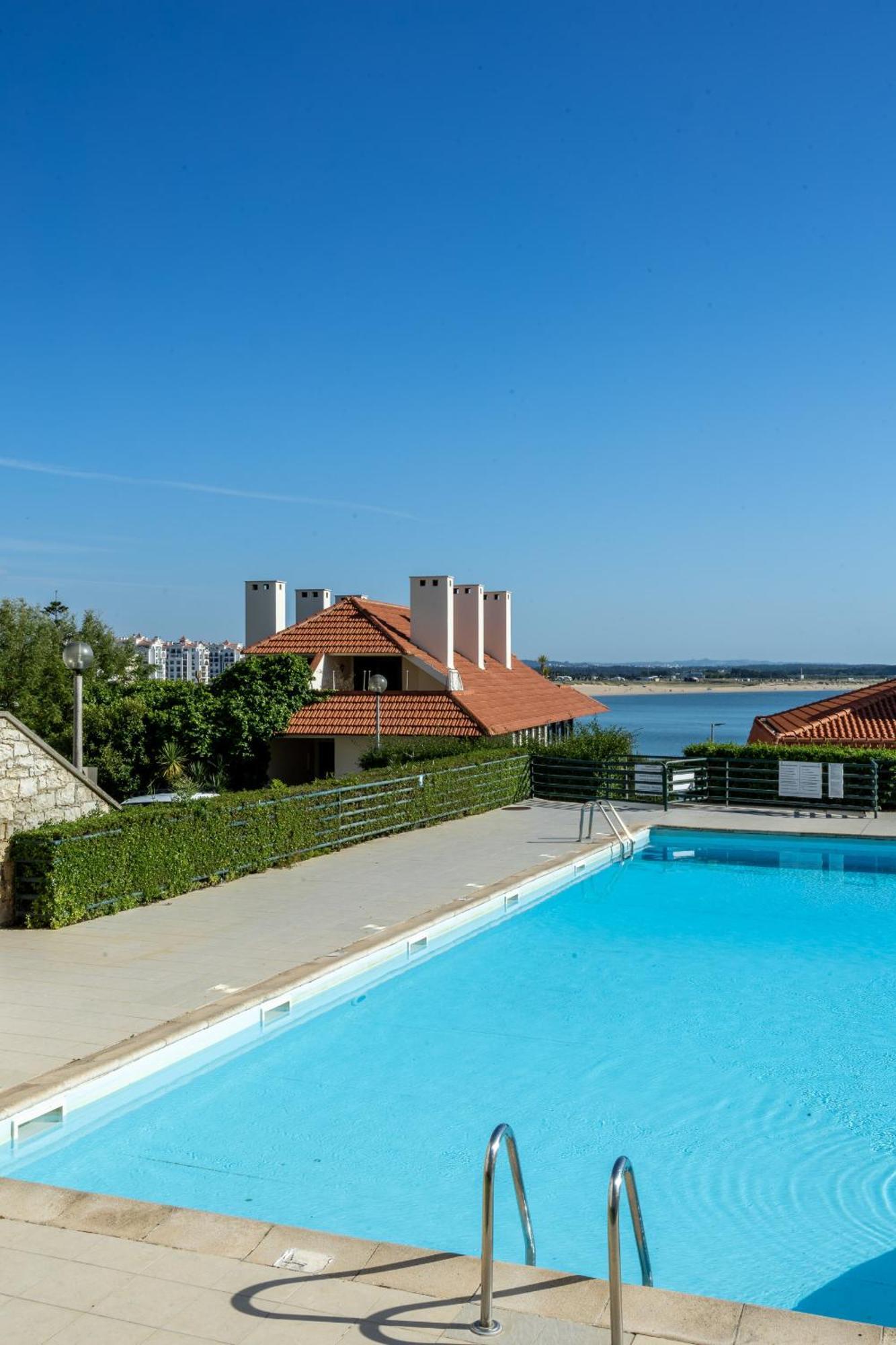 Concha Mar Com Vista Sobre A Baia Lägenhet São Martinho do Porto Exteriör bild